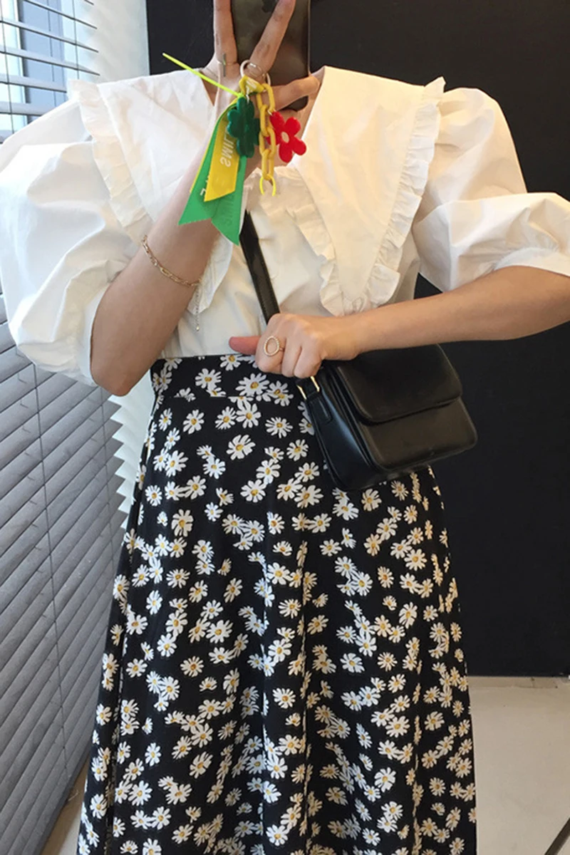 New Summer Fashion All-match doll collar puff sleeve Shirt + high waist slim Little Daisy Skirt two piece set 2021
New Summer Fashion All-match doll collar puff sleeve Shirt + high waist slim Little Daisy Skirt two piece set 2021