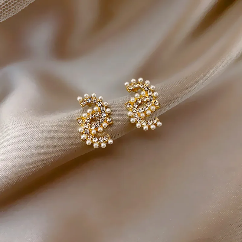 2020 New Vintage Japan Korean Stud Earrings For Women Handmade Sweet Simulated Pearl Circle Jewelry Pendientes Gifts
2020 New Vintage Japan Korean Stud Earrings For Women Handmade Sweet Simulated Pearl Circle Jewelry Pendientes Gifts