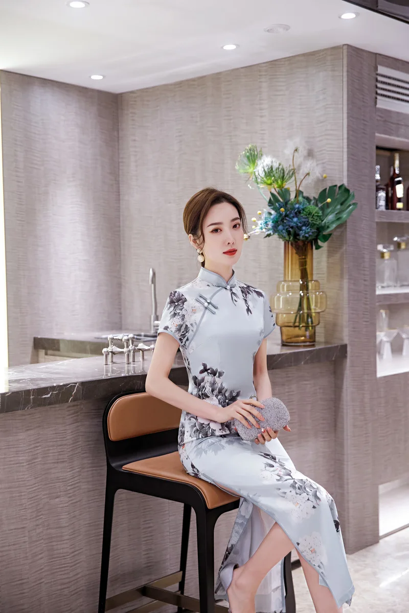 Gray Oriental Design Print Women Plus Size Cheongsam 4XL Elegant High Split Chinese Evening Dress Retro Stage Show Qipao
Gray Oriental Design Print Women Plus Size Cheongsam 4XL Elegant High Split Chinese Evening Dress Retro Stage Show Qipao
