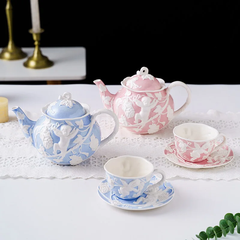 

Керамический рельефный чайный набор, кофейные чашки и блюдца, ретро кружка с ангелом, фарфоровая чайная чашка, чайник для кофе, послеобеденн...