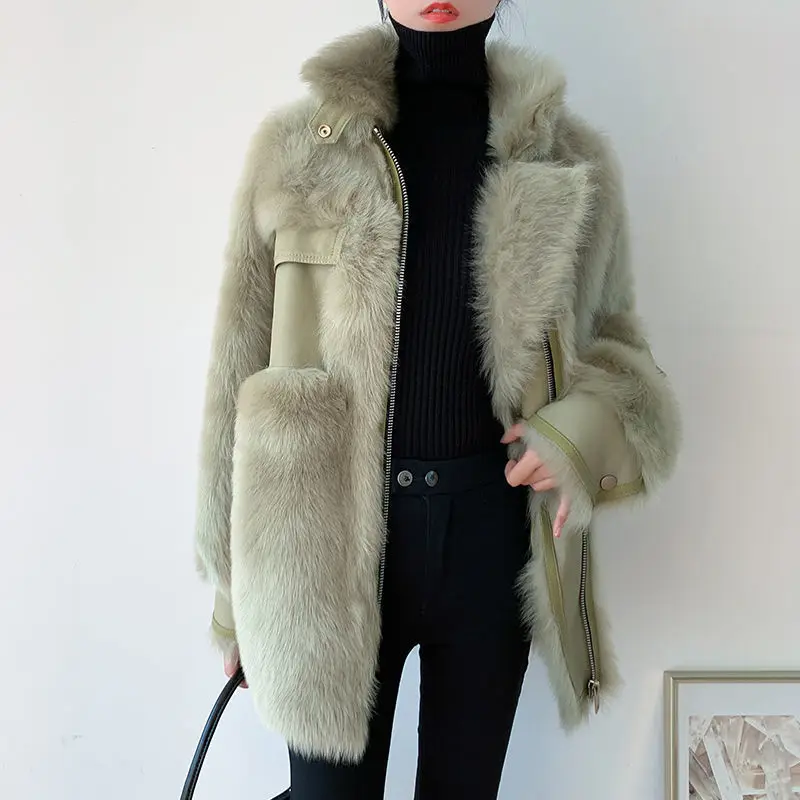 Winter clothing new fur coat locomotive particle sheep shearing High quality light luxury fur lambs wool coat women
Winter clothing new fur coat locomotive particle sheep shearing High quality light luxury fur lambs wool coat women