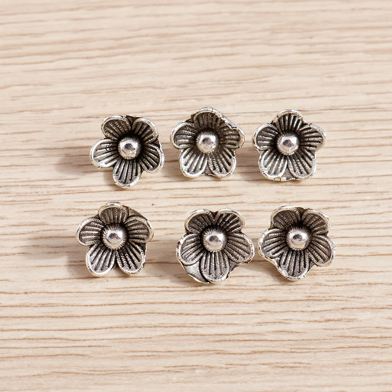 40pcs 10*10mm Tibetan Silver Alloy Small Flower Charms for Jewelry Making Cute Drop Earrings Necklaces DIY Crafts Accessories
40pcs 10*10mm Tibetan Silver Alloy Small Flower Charms for Jewelry Making Cute Drop Earrings Necklaces DIY Crafts Accessories