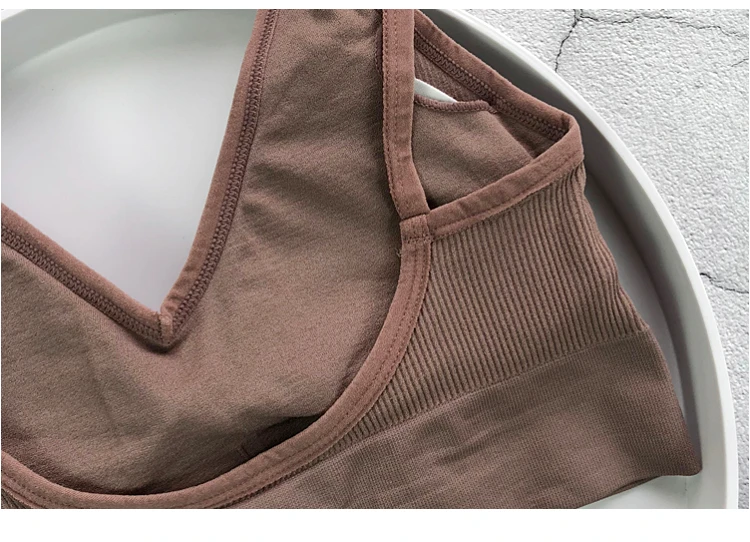 New women's underwear without steel ring thin section gathered bra tube top student simple solid color thread beauty back linger 
New women's underwear without steel ring thin section gathered bra tube top student simple solid color thread beauty back linger