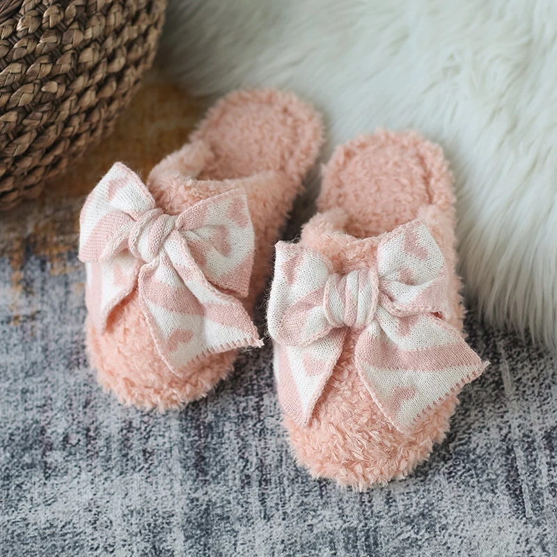Winter Fluffy Plush Women Slippers Personality Bow Faux Fur Warm Baotou Woman Flats Solid Color Slides Bedroom Fuzzy Slippers
Winter Fluffy Plush Women Slippers Personality Bow Faux Fur Warm Baotou Woman Flats Solid Color Slides Bedroom Fuzzy Slippers