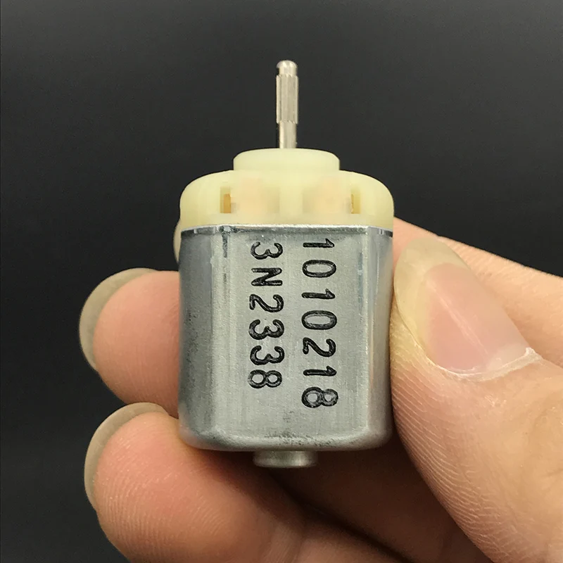 Автомобильный двигатель для зеркала заднего вида 3N2338 DC 6V ~ 12V задний выходной вал с обратной осью мини 130 углеродный щеточный двигатель
Автомобильный двигатель для зеркала заднего вида 3N2338 DC 6V ~ 12V задний выходной вал с обратной осью мини 130 углеродный щеточный двигатель