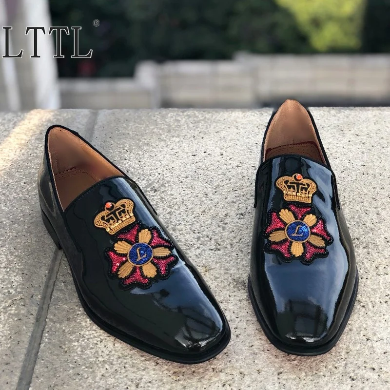 LTTL Luxury Loafers Black Patent Leather Red Bottom Shoes Men Embroidery Glitter Loafers Handmade Slip On Mens Dress Shoes
LTTL Luxury Loafers Black Patent Leather Red Bottom Shoes Men Embroidery Glitter Loafers Handmade Slip On Mens Dress Shoes