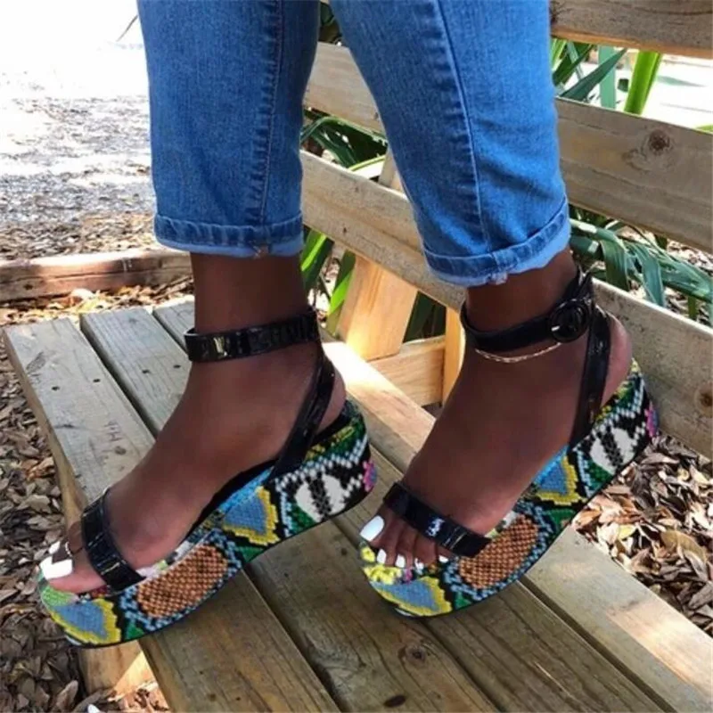 Platform Shoes Woman Sandals Open Toe 2020 Fashion Serpentine Ladies Summer Ankle Buckle Shoes Plus Size 35-43
Platform Shoes Woman Sandals Open Toe 2020 Fashion Serpentine Ladies Summer Ankle Buckle Shoes Plus Size 35-43