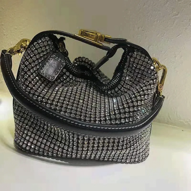 Heavy craftsmanship diamond-studded shiny fashion personality cowhide handbag ladies new shoulder messenger bag
Heavy craftsmanship diamond-studded shiny fashion personality cowhide handbag ladies new shoulder messenger bag