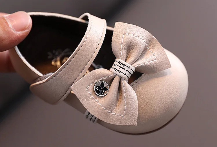 Autumn Girls Shoes Bow Princess Leather Shoes Baby Toddler Shoes Children Shoes Infant Girls Shoes
Autumn Girls Shoes Bow Princess Leather Shoes Baby Toddler Shoes Children Shoes Infant Girls Shoes
