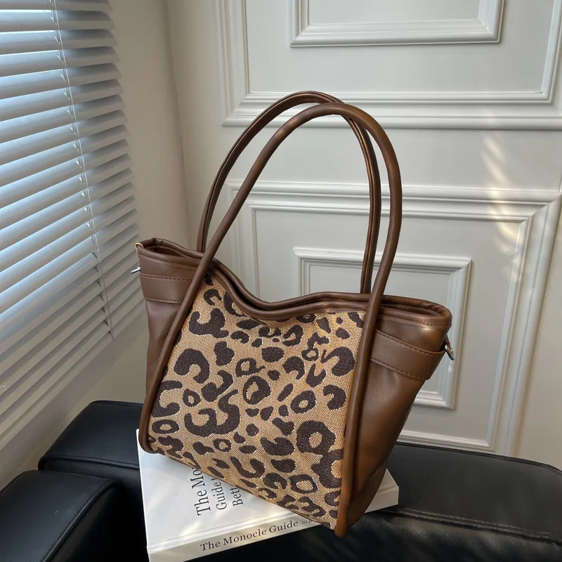 Pu Leather Stitching Canvas Women Shoulder Bag Fashion Leopard Handbags Large Capacity Winter Trend Brand Trending Female Tote
Pu Leather Stitching Canvas Women Shoulder Bag Fashion Leopard Handbags Large Capacity Winter Trend Brand Trending Female Tote