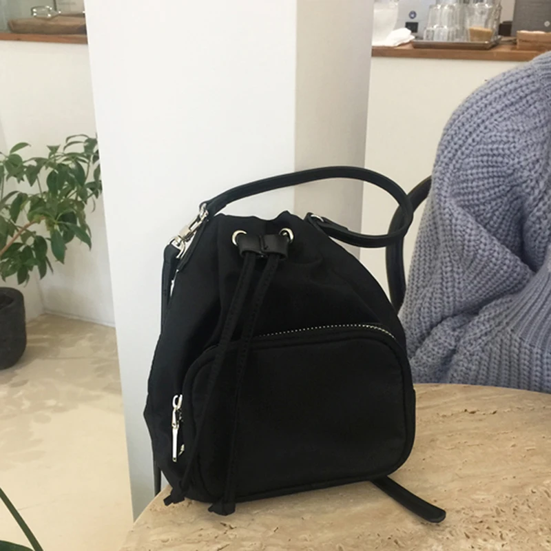 2022 New Oxford Shoulder Bags Multifunction Pocket Design Occasional Small Bag Travel Bag Drawstring Type Leisure Handbags Women
2022 New Oxford Shoulder Bags Multifunction Pocket Design Occasional Small Bag Travel Bag Drawstring Type Leisure Handbags Women