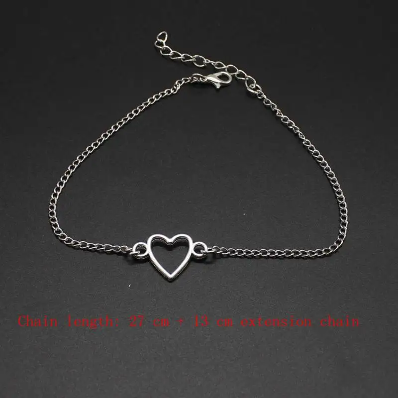 Vintage wild hollow peach heart necklace, heart-shaped simple clavicle chain, collar, ladies creative necklace
Vintage wild hollow peach heart necklace, heart-shaped simple clavicle chain, collar, ladies creative necklace