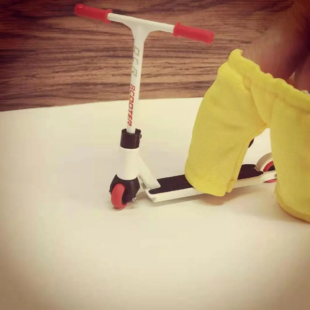 1 Set Mini Skateboard Finger Toy For Children Over Scooter Old White Years With Skates And FingerBoard Tools Fun Pants Toys K8G7
1 Set Mini Skateboard Finger Toy For Children Over Scooter Old White Years With Skates And FingerBoard Tools Fun Pants Toys K8G7