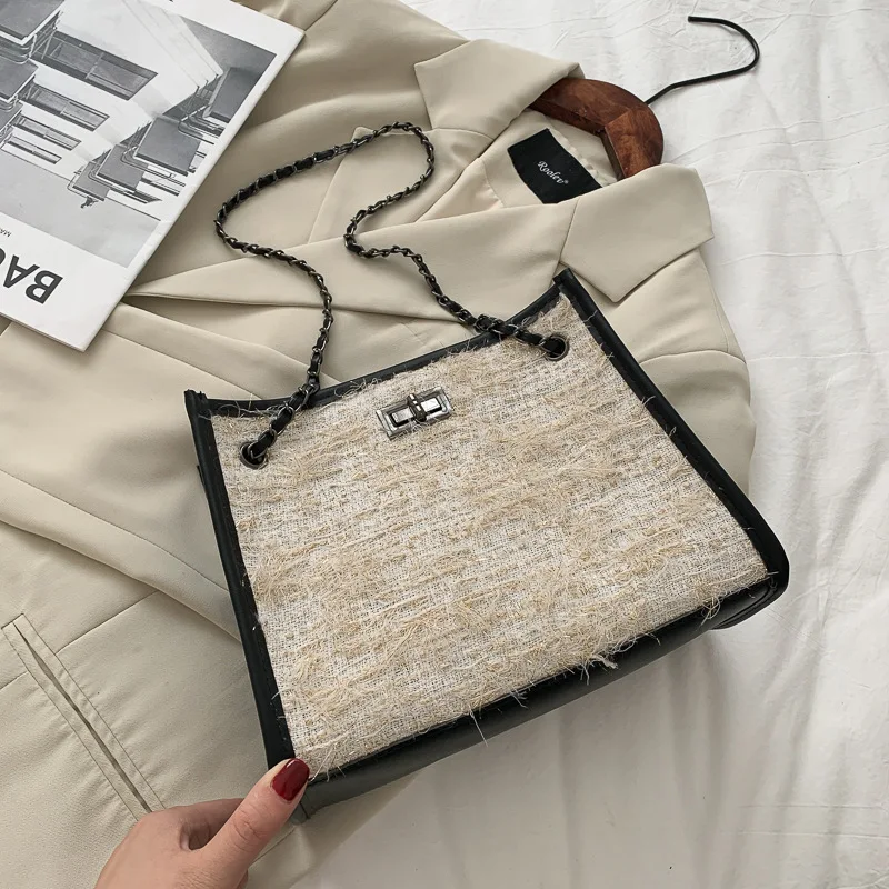 Leisure Chain Bag Women's Bag New Tide Korean Style Simple Messenger Bag Fashion Luxury High-end Shoulder Small Square Bag
Leisure Chain Bag Women's Bag New Tide Korean Style Simple Messenger Bag Fashion Luxury High-end Shoulder Small Square Bag
