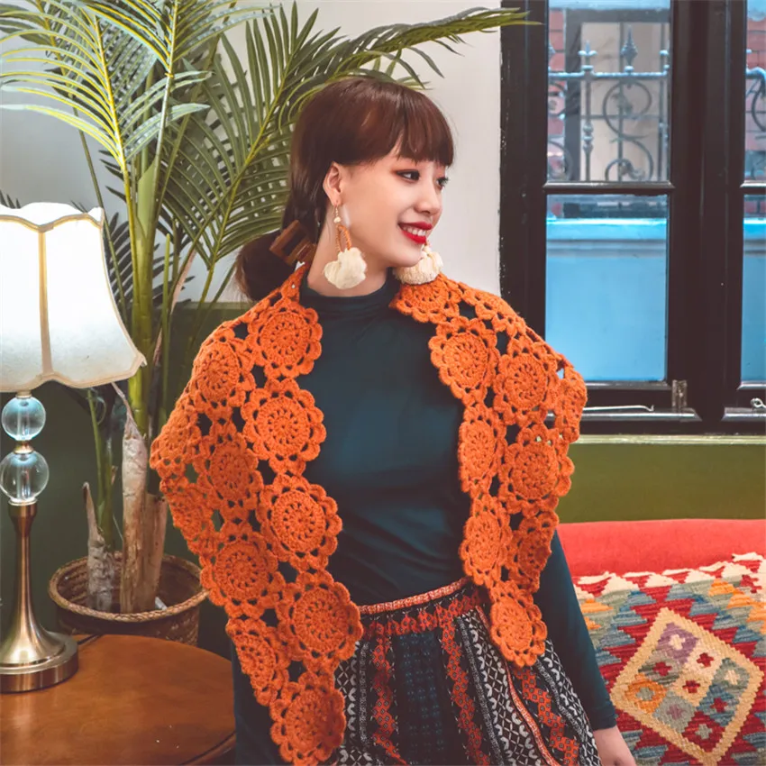 New Fashion Designer Hollow Out Handmade Crochet Triangular Shawl Women All Match Knitted Scarf Female Bohemian Style Poashmina
New Fashion Designer Hollow Out Handmade Crochet Triangular Shawl Women All Match Knitted Scarf Female Bohemian Style Poashmina