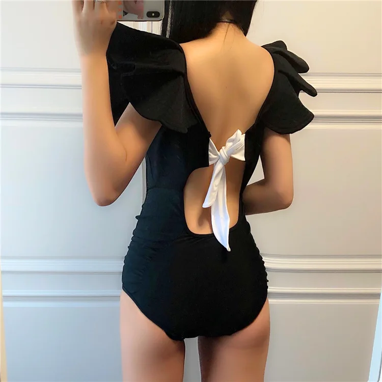One-piece Triangle Sexy Backless Big Lotus Leaf Tri-color Hot Spring Swimsuit Women
One-piece Triangle Sexy Backless Big Lotus Leaf Tri-color Hot Spring Swimsuit Women