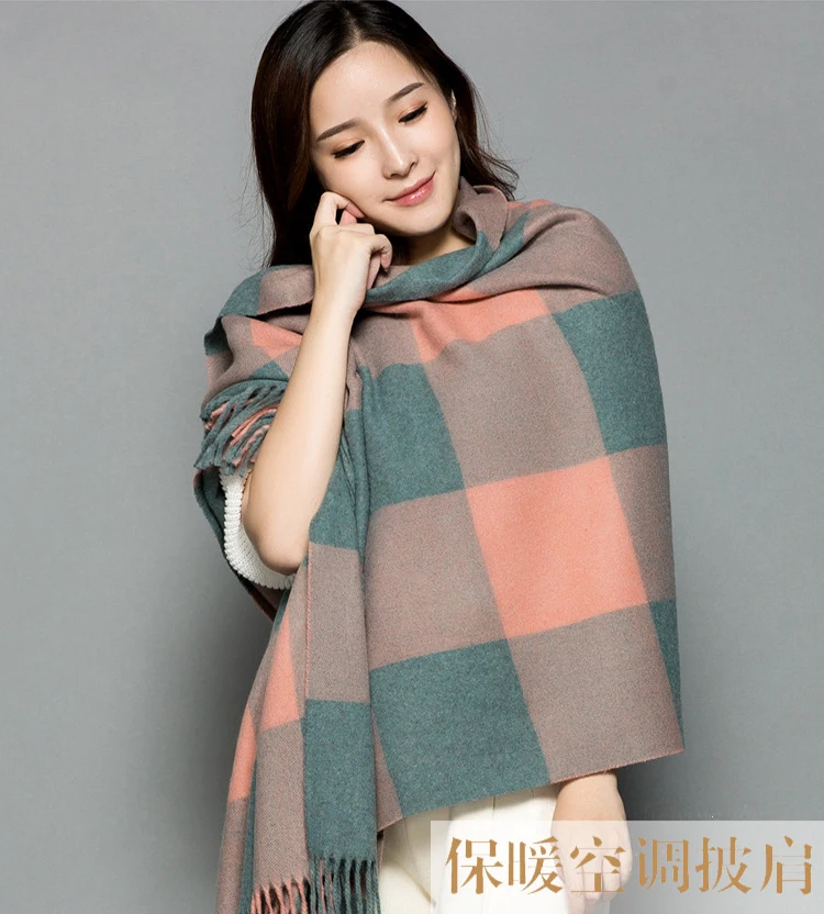 Luxury Brand Wool Scarf 2019 Female Best Quality Classic Plaid Winter Warm Thickening Scarf Pashmina Tassels Women Wrap Shawl
Luxury Brand Wool Scarf 2019 Female Best Quality Classic Plaid Winter Warm Thickening Scarf Pashmina Tassels Women Wrap Shawl