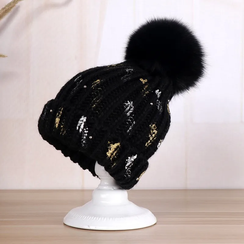 Hot Sale Winter Women Pom Pom Beanies Warm Knitted Girl Fur Pompom Hats Graffiti print Real Fox Fur Pompon Casual Hat Cap
Hot Sale Winter Women Pom Pom Beanies Warm Knitted Girl Fur Pompom Hats Graffiti print Real Fox Fur Pompon Casual Hat Cap