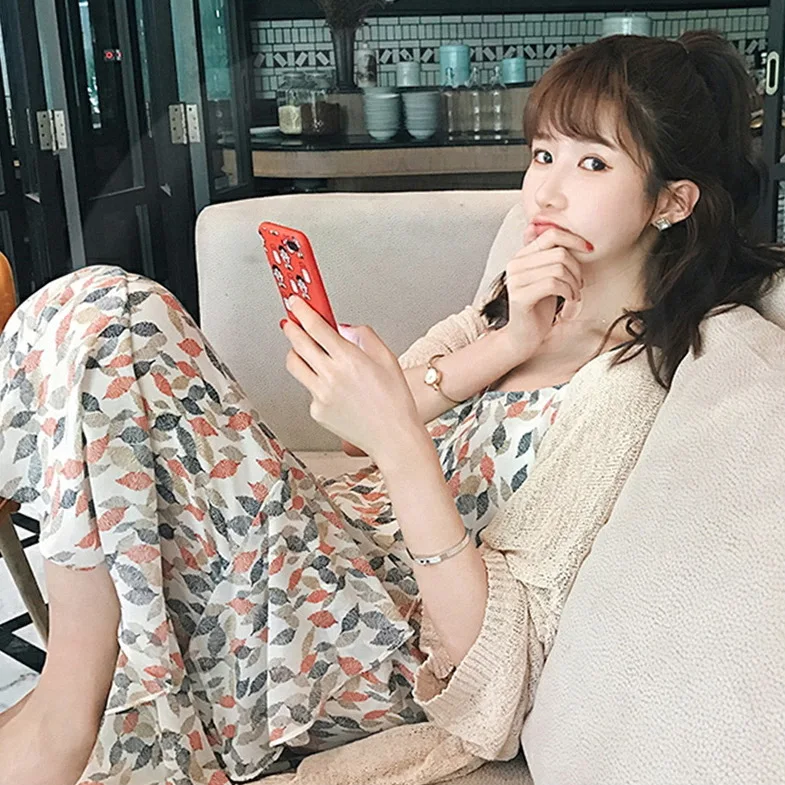 Весна-лето 2021 Романтическое Платье на бретельках для беременных женщин + солнцезащитный костюм Свободная Женская Цветочная юбка
Весна-лето 2021 Романтическое Платье на бретельках для беременных женщин + солнцезащитный костюм Свободная Женская Цветочная юбка