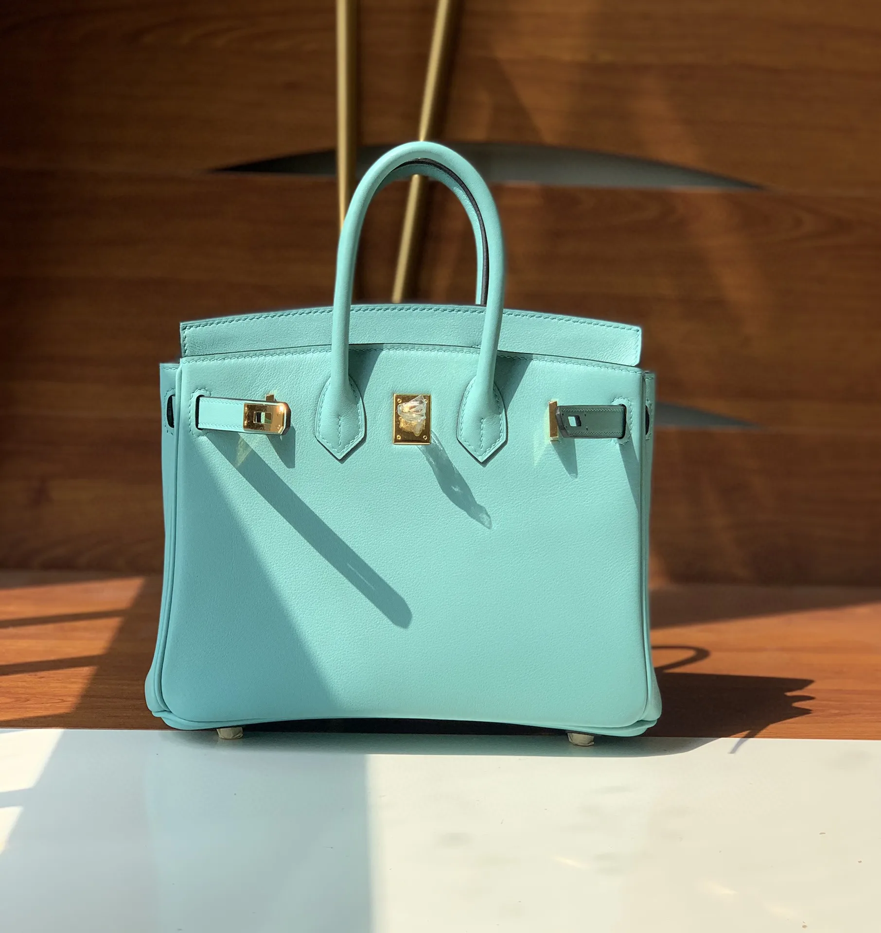 HANDMADE Brand Handbag,25CM,LUXURY PURSE,Light Blue Design BAG,Swift leather, Wax line stitiching,by order only
HANDMADE Brand Handbag,25CM,LUXURY PURSE,Light Blue Design BAG,Swift leather, Wax line stitiching,by order only