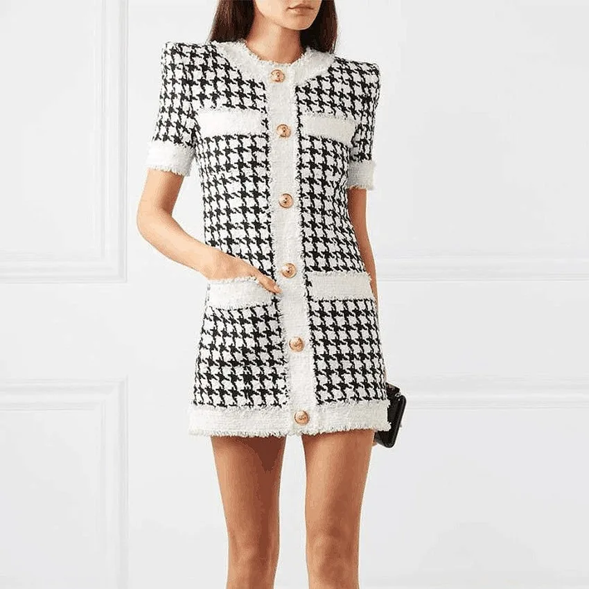 Fashion Woolen Dress Plaid Knitted Women Autumn Winter Slim Party Dresses Luxury Lion Buttons Lady's O-neck Designer Vestidos
Fashion Woolen Dress Plaid Knitted Women Autumn Winter Slim Party Dresses Luxury Lion Buttons Lady's O-neck Designer Vestidos