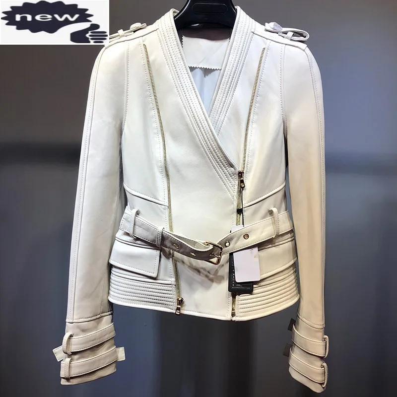 Мото с v-образным вырезом из натуральной кожи пояса для женщин куртки Slim Fit застежка-молния из овечьей кожи; Уличная одежда размера плюс; Модные короткие пальто
Мото с v-образным вырезом из натуральной кожи пояса для женщин куртки Slim Fit застежка-молния из овечьей кожи; Уличная одежда размера плюс; Модные короткие пальто