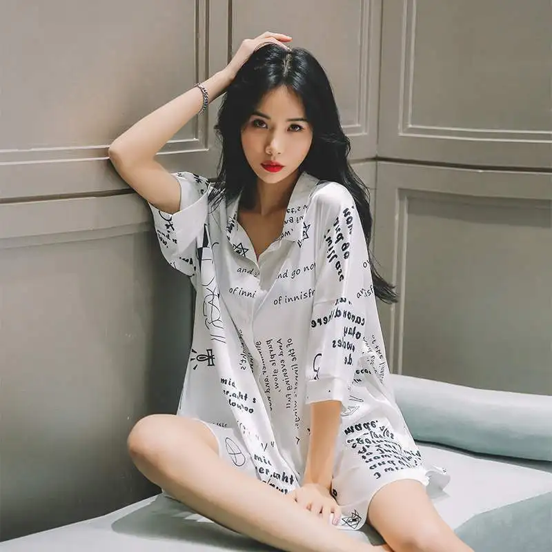 Lapel Nightshirt Women Print Letter Sleepwear Nightgown Satin Sleep Shirt Boy Friend Style Intimate Lingerie Sexy Nightdress
Lapel Nightshirt Women Print Letter Sleepwear Nightgown Satin Sleep Shirt Boy Friend Style Intimate Lingerie Sexy Nightdress