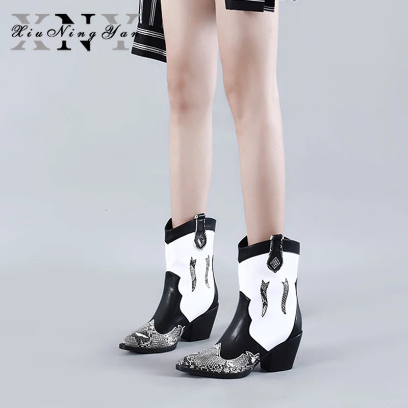 Xiuningyan Brand Women's Boots Genuine Leather Ankle Boots Handmade Platform Fretwork Ladies Casual Sneakers Shoes Woman 2020
Xiuningyan Brand Women's Boots Genuine Leather Ankle Boots Handmade Platform Fretwork Ladies Casual Sneakers Shoes Woman 2020