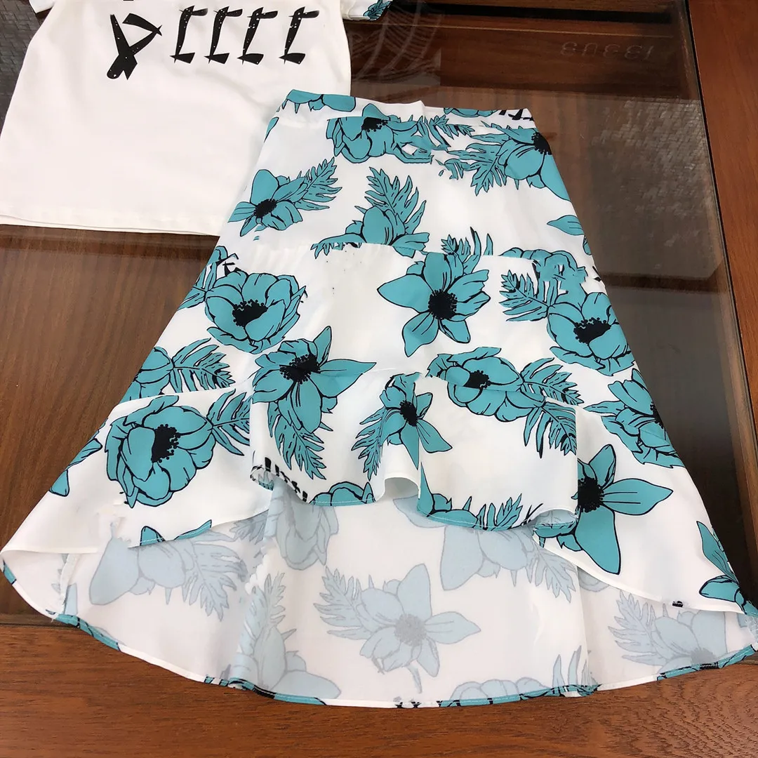 New boys and girls' suit for fall / winter 2020 High end children's coat and trousers High end children's suit
New boys and girls' suit for fall / winter 2020 High end children's coat and trousers High end children's suit