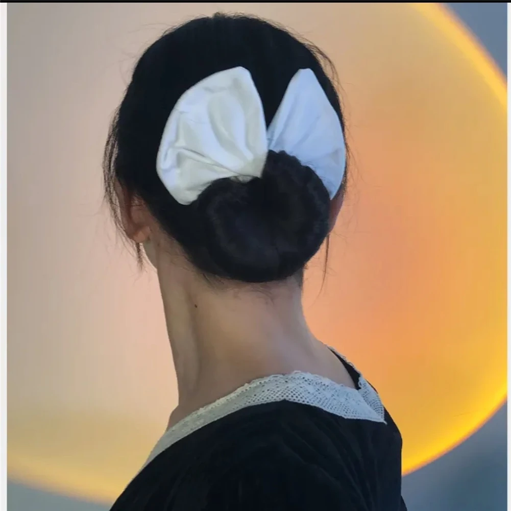 20 Colors Deft Bun Women Hair Styling Twist Hair French Elegant Donut Bun Maker Hair Styling Buns For Women Hair Braider 2021
20 Colors Deft Bun Women Hair Styling Twist Hair French Elegant Donut Bun Maker Hair Styling Buns For Women Hair Braider 2021