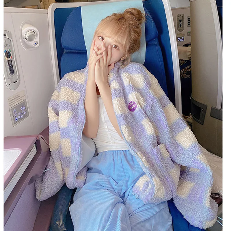 Пальто на молнии в Корейском стиле, милое меховое пальто в клетку, новинка 2021, Женская милая куртка в японском стиле из овечьей шерсти, мягкая женская искусственная кожа
Пальто на молнии в Корейском стиле, милое меховое пальто в клетку, новинка 2021, Женская милая куртка в японском стиле из овечьей шерсти, мягкая женская искусственная кожа