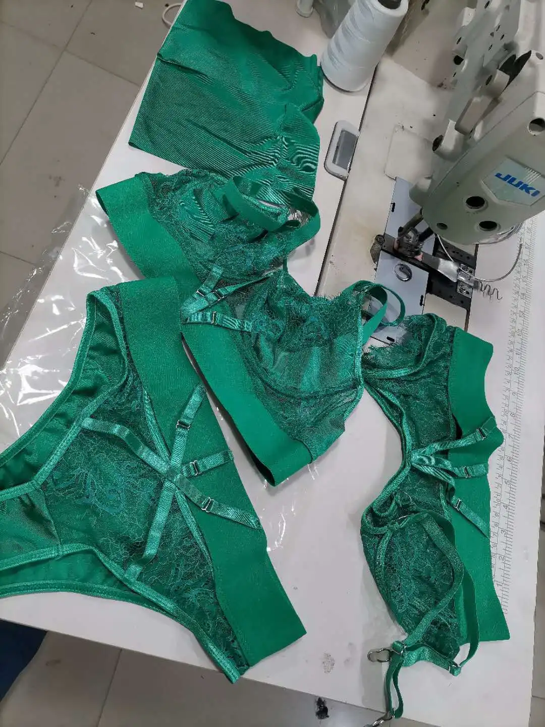Sexy Push Up Bra Set Lace Eyelash Bodysuit Women V Neck Overalls Bandage Lingerie Underwear Summer Sleepwear Teddy Brief Sets 
Sexy Push Up Bra Set Lace Eyelash Bodysuit Women V Neck Overalls Bandage Lingerie Underwear Summer Sleepwear Teddy Brief Sets