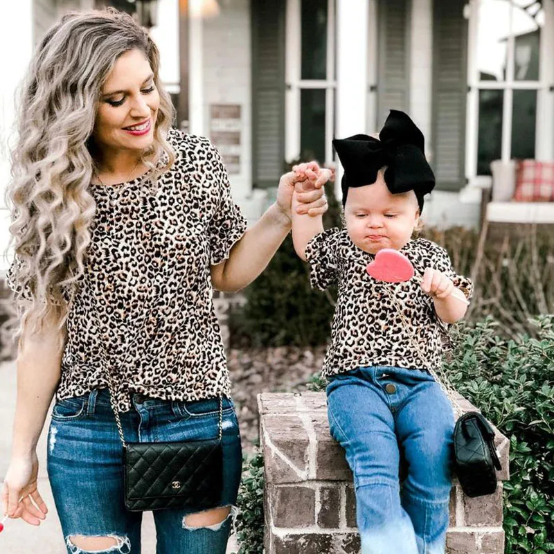 Letter Print Family T Shirt Summer Short Sleeve Mother Daughter T-shirts Family Look Tops Tees Family Matching Outfits Clothes
Letter Print Family T Shirt Summer Short Sleeve Mother Daughter T-shirts Family Look Tops Tees Family Matching Outfits Clothes