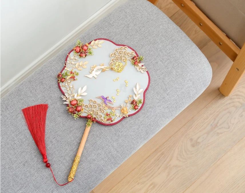 Traditional Chinese Fan Pomegranate Gold Flower Bridesmaid Hand Holding Bouquet Fan Luxury Classic Palace Fan HanFu Decor LF823
Traditional Chinese Fan Pomegranate Gold Flower Bridesmaid Hand Holding Bouquet Fan Luxury Classic Palace Fan HanFu Decor LF823