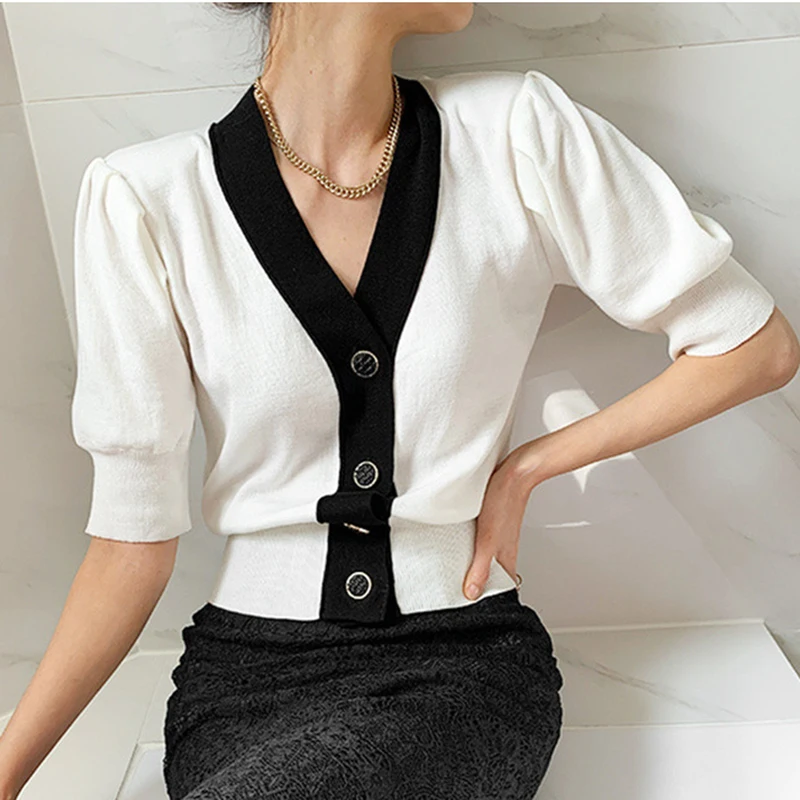 LJSXLS Summer Korean Style Womens Knitted Clothes 2021 Black White Patchwork V Neck Short Sleeve Sweater Women Casual Cardigans
LJSXLS Summer Korean Style Womens Knitted Clothes 2021 Black White Patchwork V Neck Short Sleeve Sweater Women Casual Cardigans