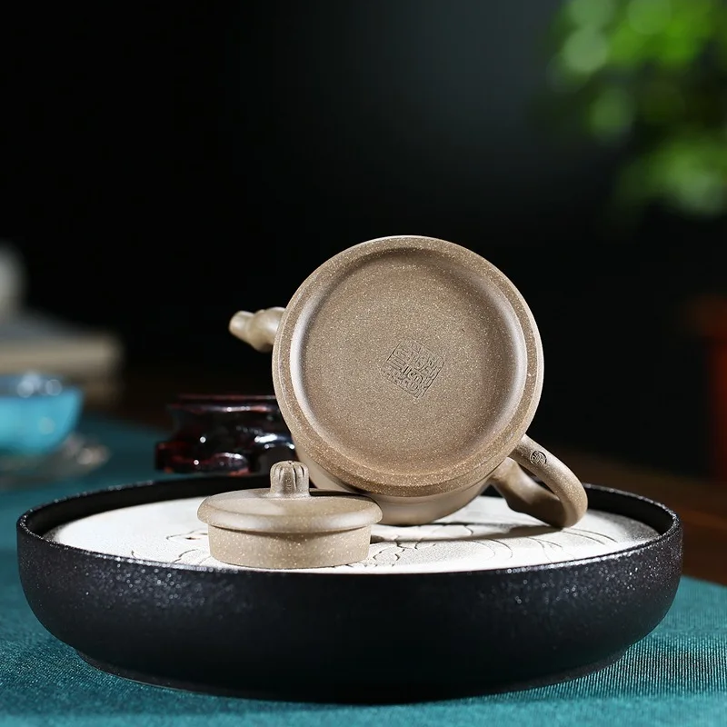 Yixing Raw Ore Clear Ash Section Mud Dark-red Enameled Pottery Teapot Manual Bamboo Rhyme Dark-red Enameled Pottery Teapot
Yixing Raw Ore Clear Ash Section Mud Dark-red Enameled Pottery Teapot Manual Bamboo Rhyme Dark-red Enameled Pottery Teapot