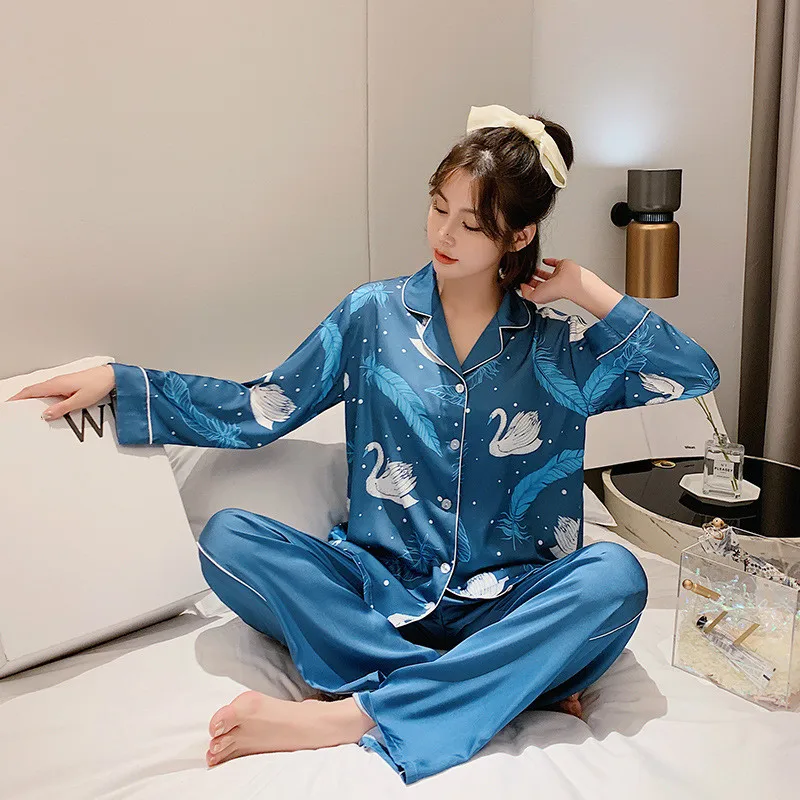 2 Pcs Women's Pajamas Set Sexy Sleepwear Rayon Swan Printing Nightwear Cardigan Lapel Button Pyjamas Fashion Korean Homewear
2 Pcs Women's Pajamas Set Sexy Sleepwear Rayon Swan Printing Nightwear Cardigan Lapel Button Pyjamas Fashion Korean Homewear
