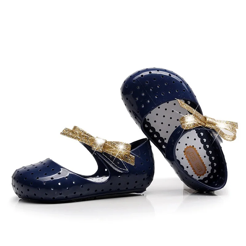 Summer Children Shoes Mini Sandals for Girls Glitter Bowtie Rubber Soft Sole Strong Elasticity Beach Wear Hook Loop High Quality
Summer Children Shoes Mini Sandals for Girls Glitter Bowtie Rubber Soft Sole Strong Elasticity Beach Wear Hook Loop High Quality