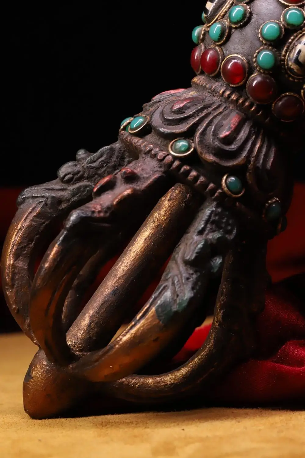 wedding decoration Tibetan monastery's collection of copper tires, hand-beating, chisel engraved with dzi beads Faqi Phurba Vajr
wedding decoration Tibetan monastery's collection of copper tires, hand-beating, chisel engraved with dzi beads Faqi Phurba Vajr