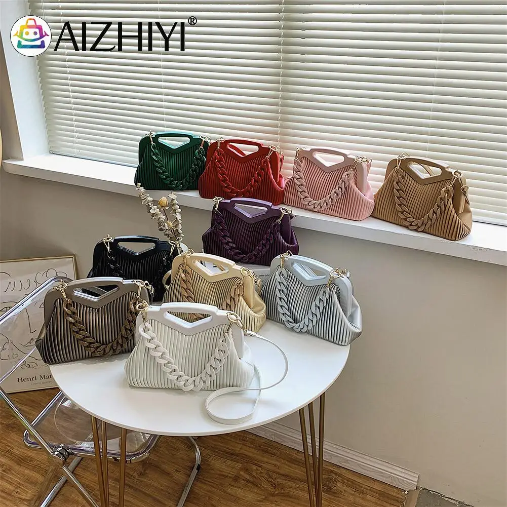 Fashion PU Leather Solid Color Triangle Crossbody Bags Women Pleated Shoulder Bag Casual Ladies Thick Chain Large Handbags
Fashion PU Leather Solid Color Triangle Crossbody Bags Women Pleated Shoulder Bag Casual Ladies Thick Chain Large Handbags