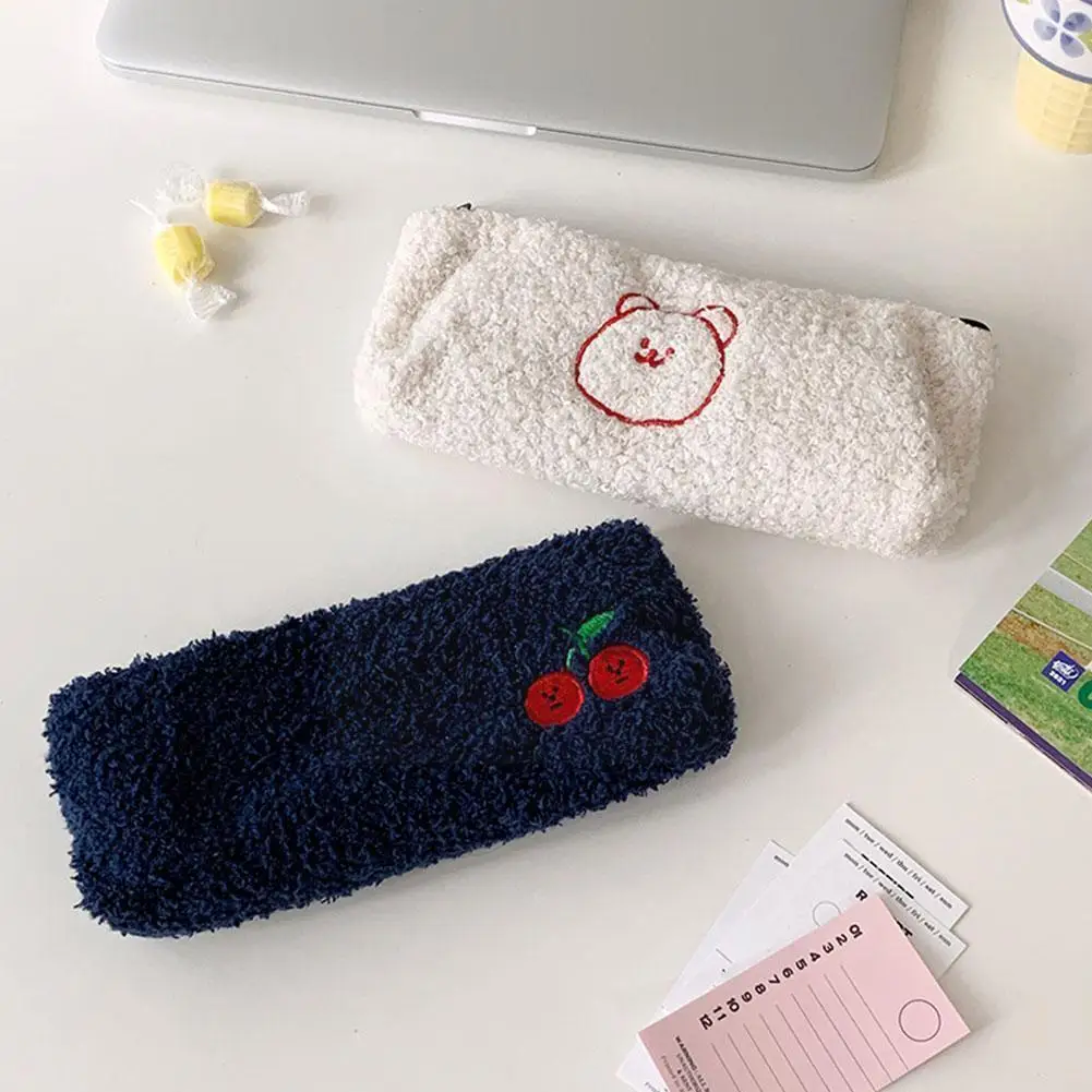 Embroidery Plush Pencil Bag Cute Korean Stationery Student Gift Wallet Bag Bag Soft Cosmetic Case Kawaii Supplies Student P U7V1 
Embroidery Plush Pencil Bag Cute Korean Stationery Student Gift Wallet Bag Bag Soft Cosmetic Case Kawaii Supplies Student P U7V1