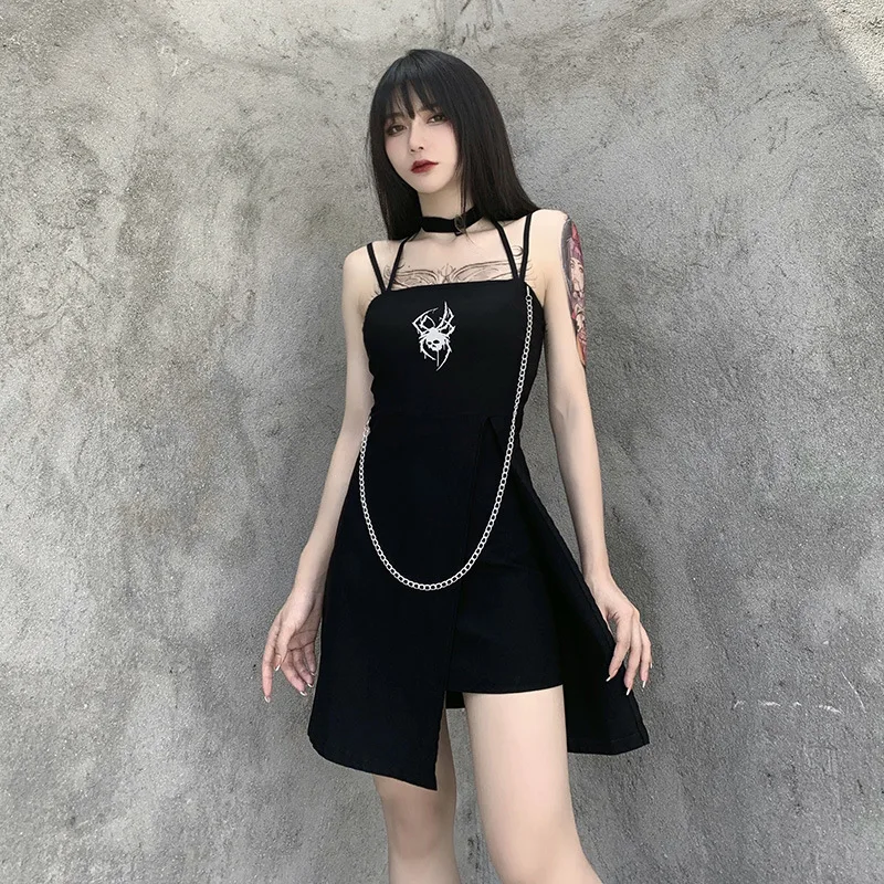 Black Goth Woman Cool Spider Print Dress Chains Empire Sleeveless Dresses Split Hip Irregular Length Strap Long Metal 2020 Lady
Black Goth Woman Cool Spider Print Dress Chains Empire Sleeveless Dresses Split Hip Irregular Length Strap Long Metal 2020 Lady