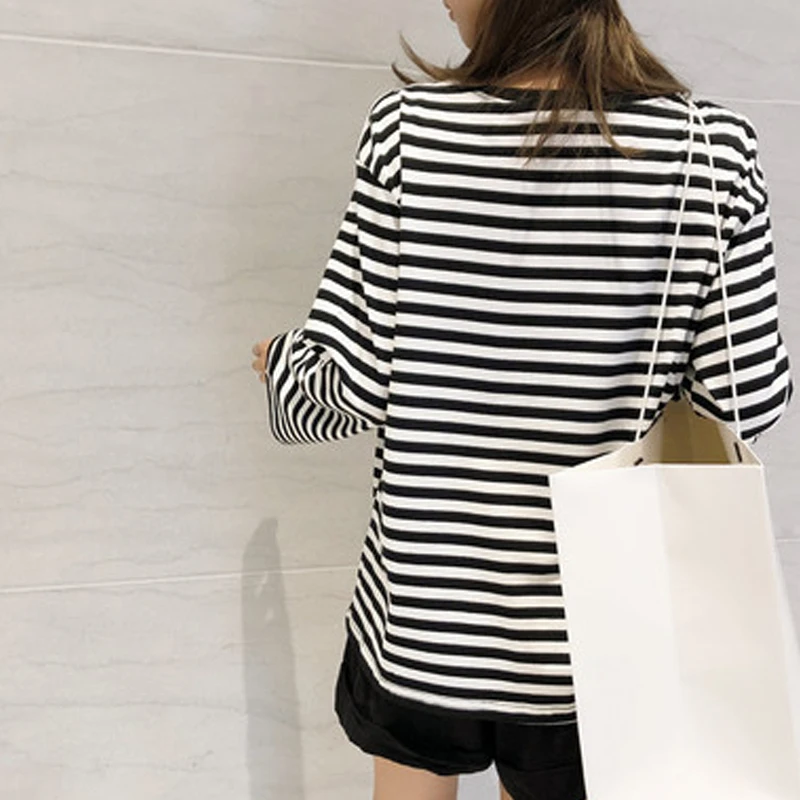 2020 Women Men Fashion Brand Korea Style Vintage Black Red Stripe Harajuku O-neck Long Sleeve T-shirts Female Casual Tshirts
2020 Women Men Fashion Brand Korea Style Vintage Black Red Stripe Harajuku O-neck Long Sleeve T-shirts Female Casual Tshirts