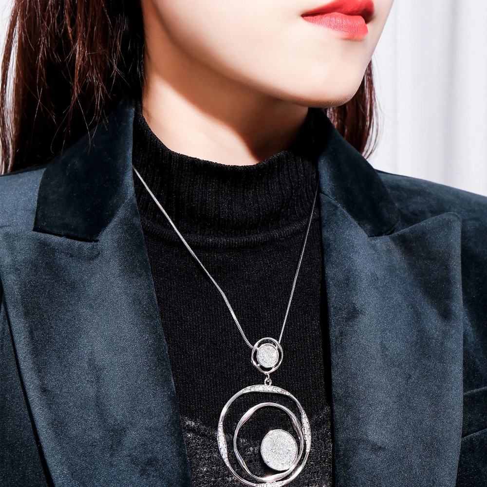 Luxury Black Crystal Pendant Necklace Gold Sweater Chain Big Circle Round Pendant Long Necklace Women Jewelry Accessories Gifts
Luxury Black Crystal Pendant Necklace Gold Sweater Chain Big Circle Round Pendant Long Necklace Women Jewelry Accessories Gifts