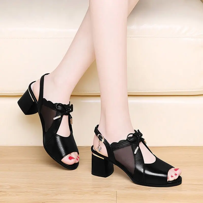 Female Sandal Open Toe Fashion Womens Shoes 2021 Block Heels Med Girls Rhinestone Peep Luxury Laces Velvet Summer Comfort Beige 
Female Sandal Open Toe Fashion Womens Shoes 2021 Block Heels Med Girls Rhinestone Peep Luxury Laces Velvet Summer Comfort Beige