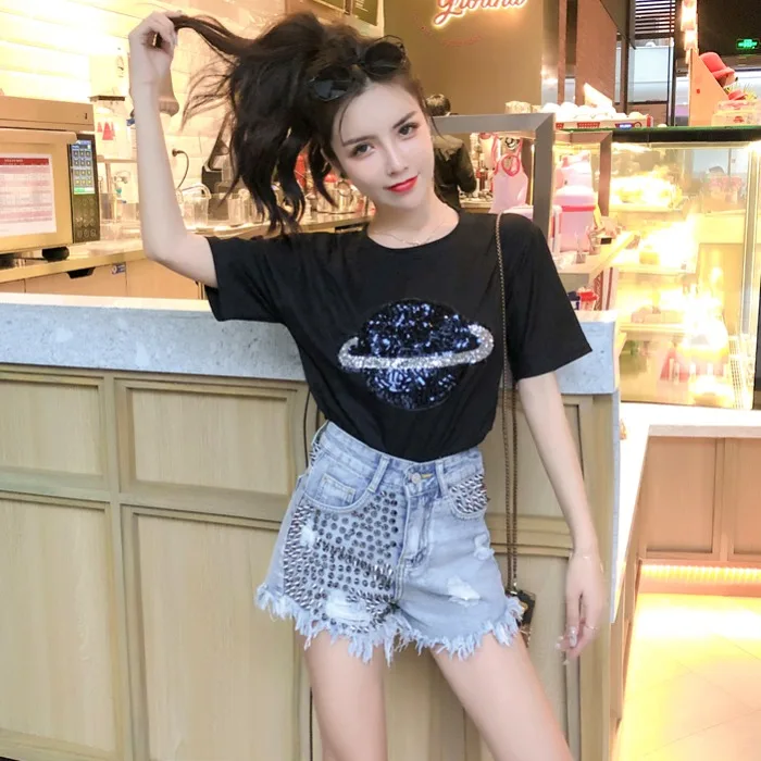 spring/summer 2021 shallow blue rivet hole in high waist burrs bull-puncher knickers female wide-legged hot pants ins
spring/summer 2021 shallow blue rivet hole in high waist burrs bull-puncher knickers female wide-legged hot pants ins