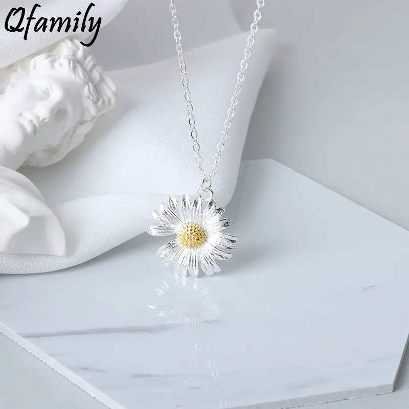 925 Sterling Silver Beautiful Daisy Pendant Necklace for Women Elegant Flower Clavicle Chain Necklaces Daily Jewelry
925 Sterling Silver Beautiful Daisy Pendant Necklace for Women Elegant Flower Clavicle Chain Necklaces Daily Jewelry