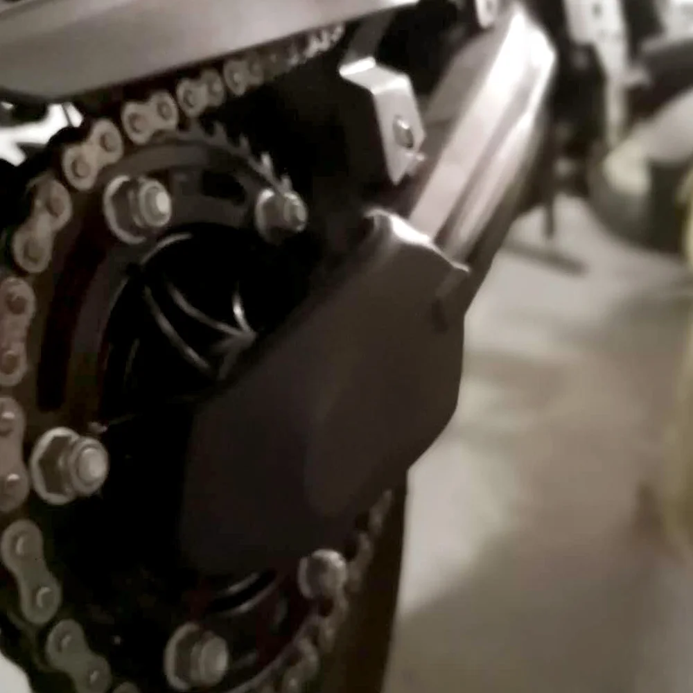 Motorcycle Bar Shield Rear Swingarm Axle Protector Covers Cap for BMW F650GS F700GS F800GS/ADV motorcycle Cover Stickers
Motorcycle Bar Shield Rear Swingarm Axle Protector Covers Cap for BMW F650GS F700GS F800GS/ADV motorcycle Cover Stickers