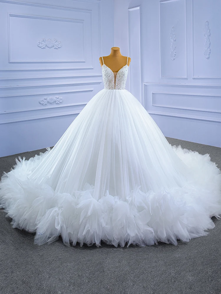 Molanda Hung Luxury Wedding Dress Spaghetti Straps Pearls Beaded Rhinstone Backless Tessel Train Bridal Ball Gown Novia 67303
Molanda Hung Luxury Wedding Dress Spaghetti Straps Pearls Beaded Rhinstone Backless Tessel Train Bridal Ball Gown Novia 67303