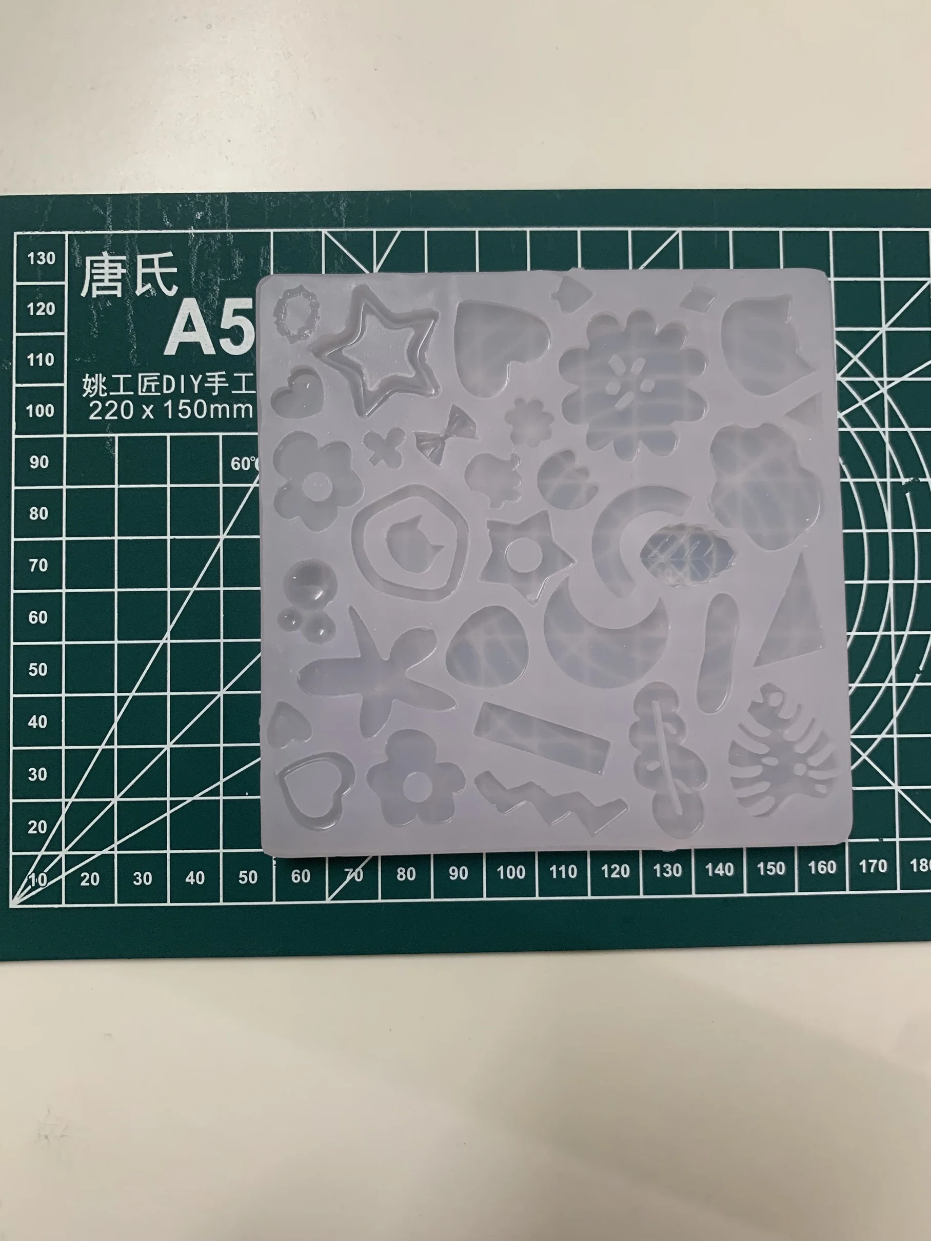 wsy-095 Geometry shape shaker bits resin mold silicone mold handmade replication epoxy mould
wsy-095 Geometry shape shaker bits resin mold silicone mold handmade replication epoxy mould